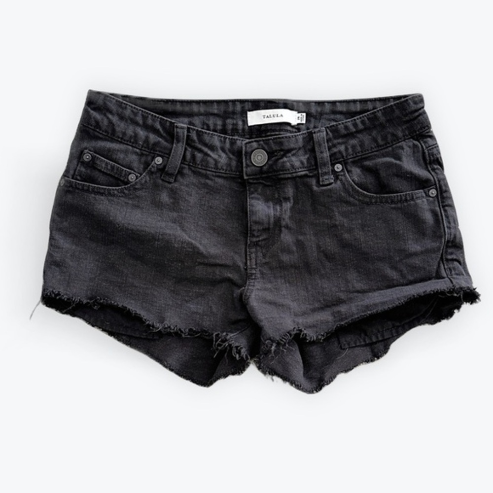 Aritzia  Talula Raw Edge Shorts in Black Size 26